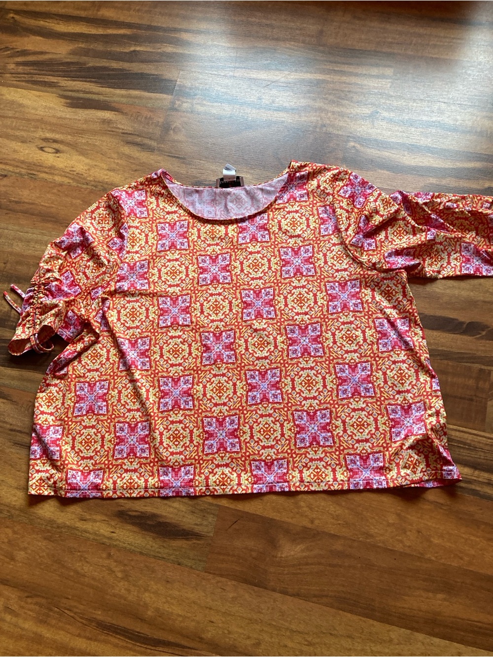 Larry Lark Woman 2X elbow sleeved patterned top